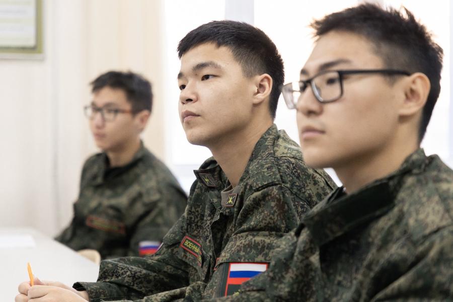 Более 200 студентов обучаются в Военном учебном центре СВФУ по двум программам подготовки 