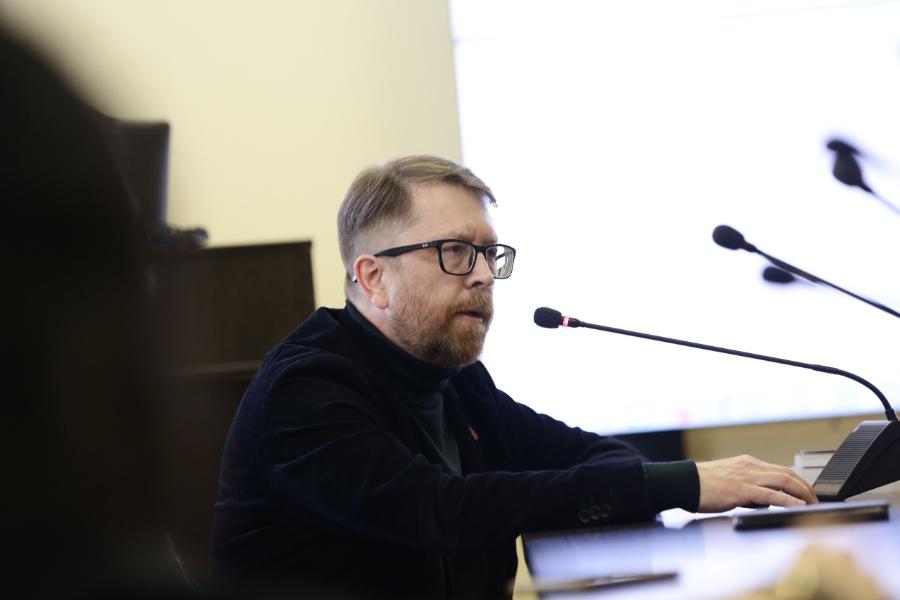 Выпускнику ЯГУ Андрею Геласимову присвоено звание заслуженного деятеля искусства Российской Федерации
